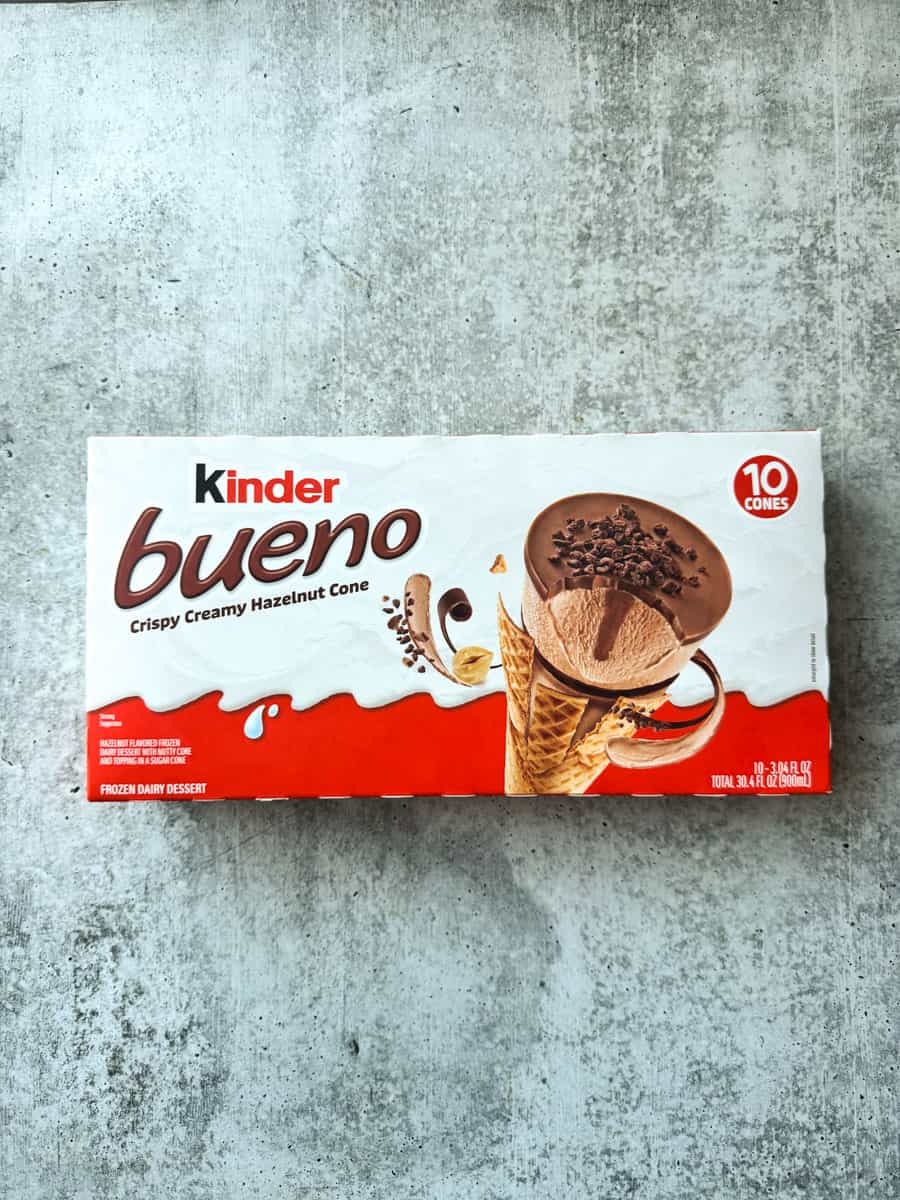 Kinder Bueno ice cream cone with chocolate and hazelnut flavor, 10-pack.